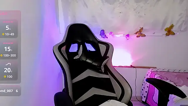 ninatiny online show from November 18, 9:25 am