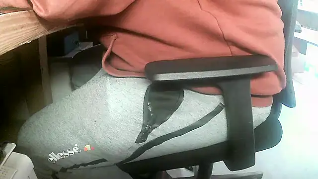 Snapshot of Cygnus58topchef chatting on December 16, 9:36 am Cygnus58topchef online show from December 16, 9:36 am