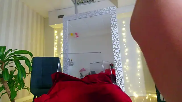 girl nextd00r online show from February 15, 6:23 pm