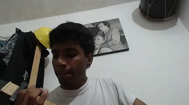 Snapshot of stevenosori chatting on December 12, 7:48 pm stevenosori online show from December 12, 7:48 pm