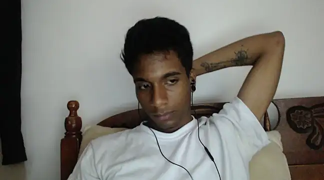 Snapshot of stevenosori chatting on December 12, 10:52 pm stevenosori online show from December 12, 10:52 pm