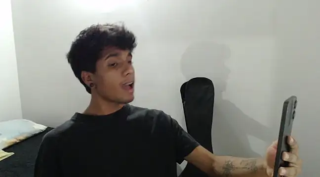 Snapshot of stevenosori chatting on February 13, 12:46 am stevenosori online show from February 13, 12:46 am