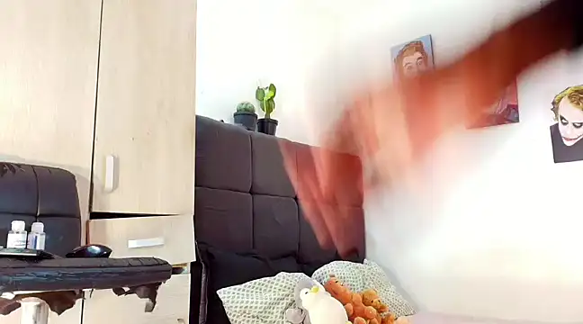 queenaliice online show from March 8, 5:54 pm