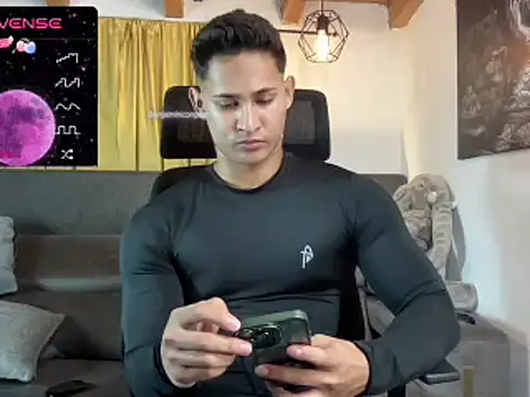 Snapshot of BenjaminCooperk chatting on February 26, 6:47 am BenjaminCooperk online show from February 26, 6:47 am