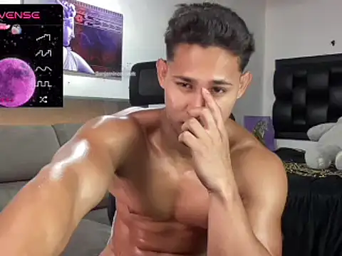 Snapshot of BenjaminCooperk chatting on March 1, 11:17 am BenjaminCooperk online show from March 1, 11:17 am