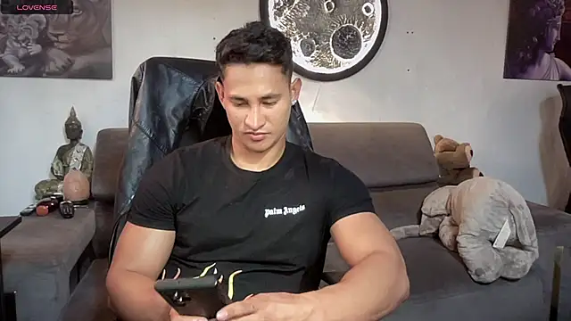 Snapshot of BenjaminCooperk chatting on October 9, 6:11 am BenjaminCooperk online show from October 9, 6:11 am