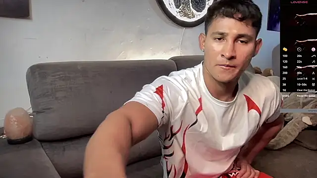 Snapshot of BenjaminCooperk chatting on October 14, 6:36 am BenjaminCooperk online show from October 14, 6:36 am