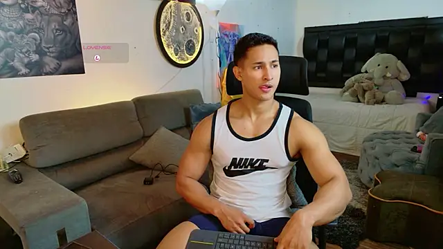 Snapshot of BenjaminCooperk chatting on July 16, 7:58 am BenjaminCooperk online show from July 16, 7:58 am