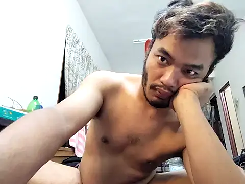 Snapshot of eizy2310 chatting on December 7, 7:54 pm eizy2310 online show from December 7, 7:54 pm