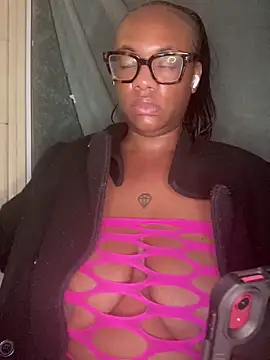 Snapshot of AlexaTheSlut chatting on February 8, 6:22 am AlexaTheSlut online show from February 8, 6:22 am