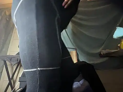 Snapshot of AlexaTheSlut chatting on February 19, 2:33 am AlexaTheSlut online show from February 19, 2:33 am