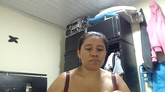 adrixxx38 online show from April 26, 7:17 am