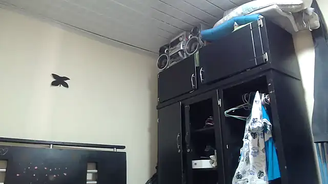 adrixxx38 online show from May 21, 8:27 pm