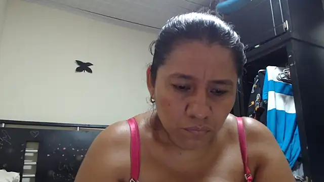 adrixxx38 online show from June 5, 6:46 pm