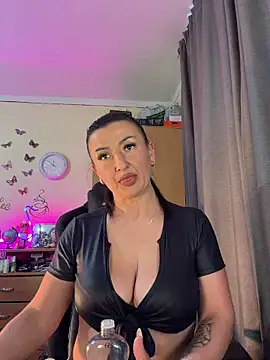 Snapshot of Hotangel75 chatting on May 14, 8:54 am Hotangel75 online show from May 14, 8:54 am
