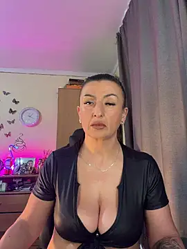 Snapshot of Hotangel75 chatting on May 15, 8:10 am Hotangel75 online show from May 15, 8:10 am