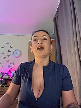 Snapshot of Hotangel75 chatting on May 26, 9:49 am Hotangel75 online show from May 26, 9:49 am