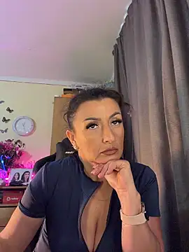 Snapshot of Hotangel75 chatting on June 2, 9:22 am Hotangel75 online show from June 2, 9:22 am