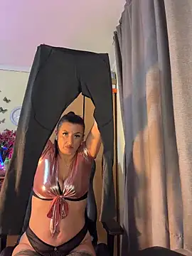 Snapshot of Hotangel75 chatting on June 12, 5:06 am Hotangel75 online show from June 12, 5:06 am
