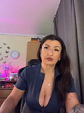 Snapshot of Hotangel75 chatting on June 16, 5:10 am Hotangel75 online show from June 16, 5:10 am