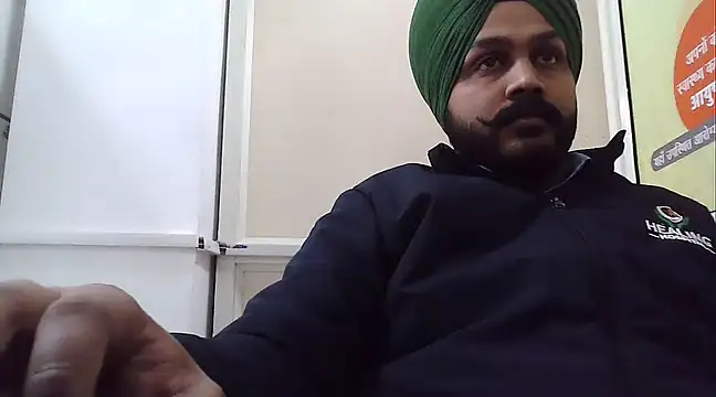 Snapshot of tejvirdhanoa chatting on February 12, 10:03 am tejvirdhanoa online show from February 12, 10:03 am