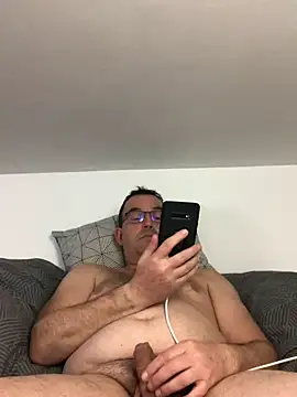 Snapshot of Lentbulant chatting on March 6, 4:38 pm Lentbulant online show from March 6, 4:38 pm