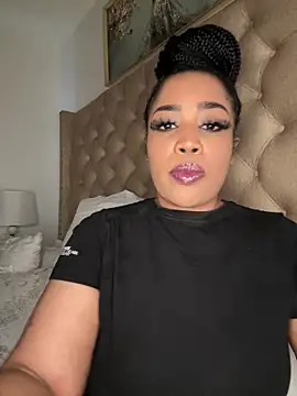 Snapshot of CAMMII_ chatting on May 7, 11:15 am CAMMII online show from May 7, 11:15 am