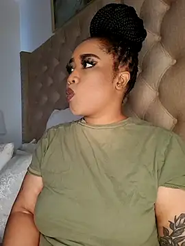 Snapshot of CAMMII_ chatting on May 9, 11:04 am CAMMII online show from May 9, 11:04 am