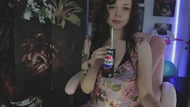 Snapshot of makiyahbelle chatting on January 11, 9:03 am makiyahbelle online show from January 11, 9:03 am