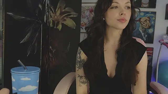 Snapshot of makiyahbelle chatting on February 12, 9:59 am makiyahbelle online show from February 12, 9:59 am