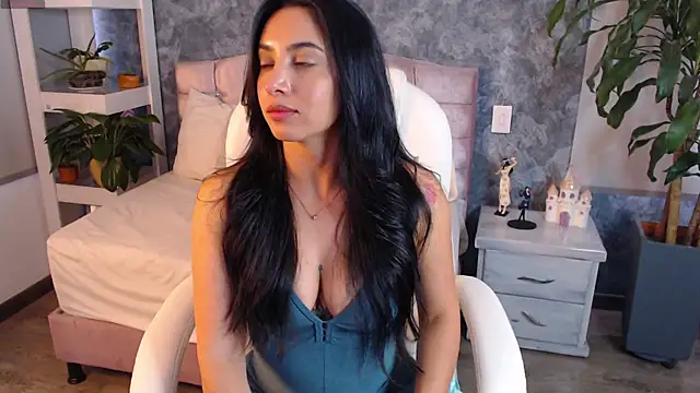 Snapshot of niko_robin chatting on September 24, 8:12 pm niko robin online show from September 24, 8:12 pm