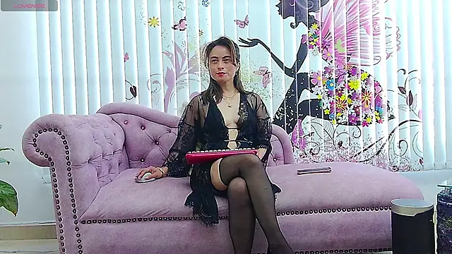 MarcelaFlores online show from April 30, 2:45 pm