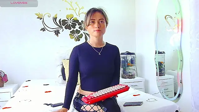 MarcelaFlores online show from July 20, 2:30 pm