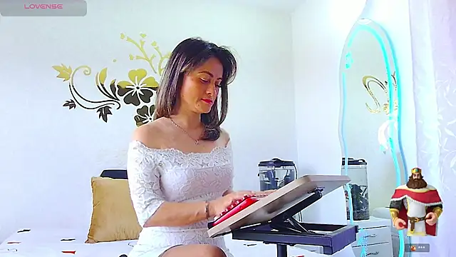 MarcelaFlores online show from July 27, 2:46 pm