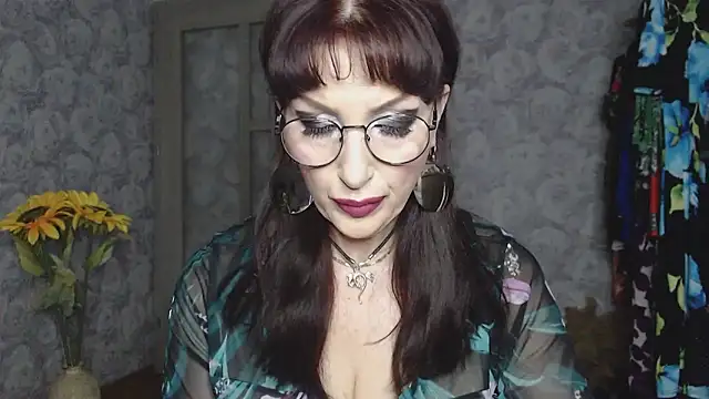 Aziza1 online show from June 11, 1:42 pm
