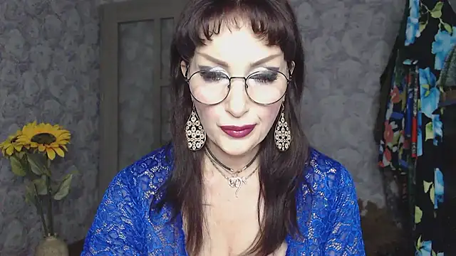 Snapshot of Aziza1 chatting on July 3, 2:45 pm Aziza1 online show from July 3, 2:45 pm