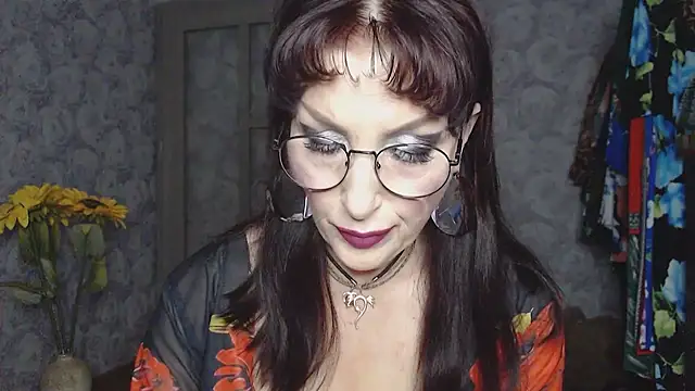 Snapshot of Aziza1 chatting on July 13, 1:36 pm Aziza1 online show from July 13, 1:36 pm
