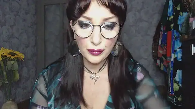 Snapshot of Aziza1 chatting on July 27, 2:02 pm Aziza1 online show from July 27, 2:02 pm