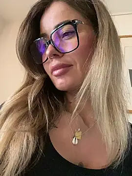 Etwas neugierig online show from December 19, 9:18 am