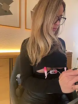 Etwas neugierig online show from January 15, 9:13 am