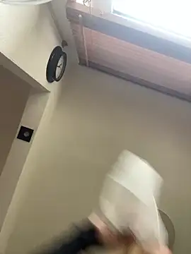 Etwas neugierig online show from February 11, 9:31 am