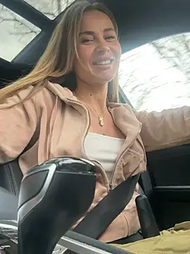 Etwas neugierig online show from March 10, 3:41 pm