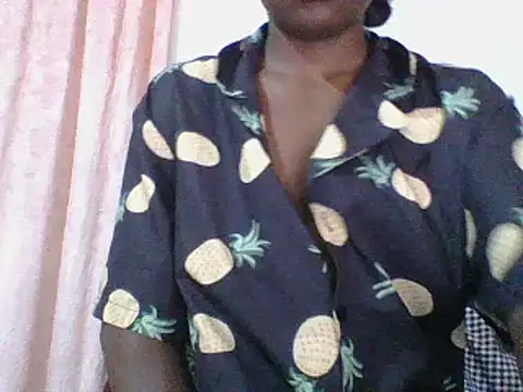 Snapshot of Hamie_sexy chatting on December 4, 12:03 pm Hamie sexy online show from December 4, 12:03 pm