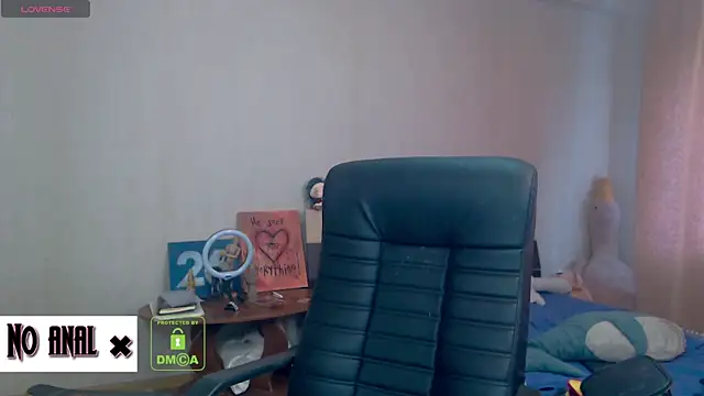 Snapshot of Dark__Elf chatting on November 10, 7:07 am Dark Elf online show from November 10, 7:07 am