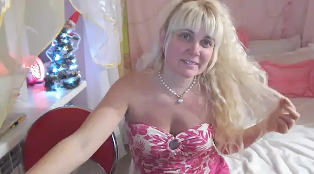 Snapshot of SunnySylvia chatting on December 27, 5:37 pm SunnySylvia online show from December 27, 5:37 pm