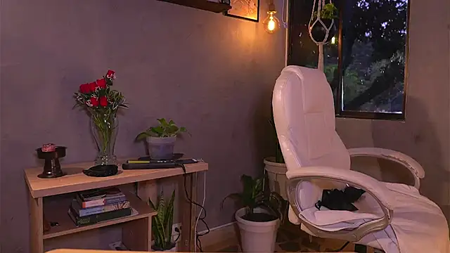 Snapshot of Isapetit_ chatting on October 4, 8:07 pm Isapetit online show from October 4, 8:07 pm