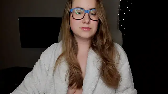 Snapshot of SeasonalSomeone chatting on October 26, 10:36 pm SeasonalSomeone online show from October 26, 10:36 pm