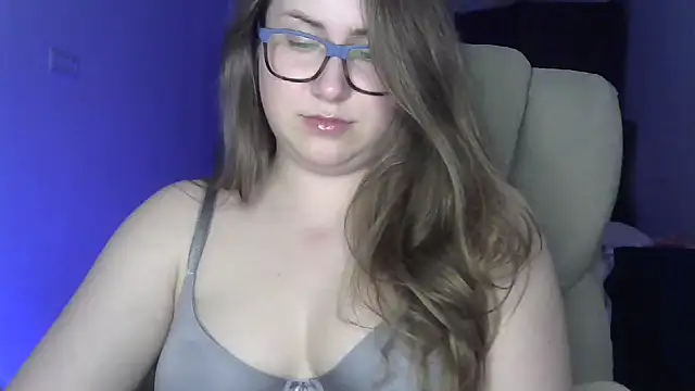 SeasonalSomeone online show from June 24, 8:41 pm