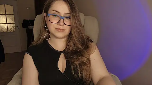SeasonalSomeone online show from August 8, 10:01 pm