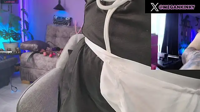 Snapshot of fetishkinkymeganx chatting on July 16, 4:24 pm fetishkinkymeganx online show from July 16, 4:24 pm
